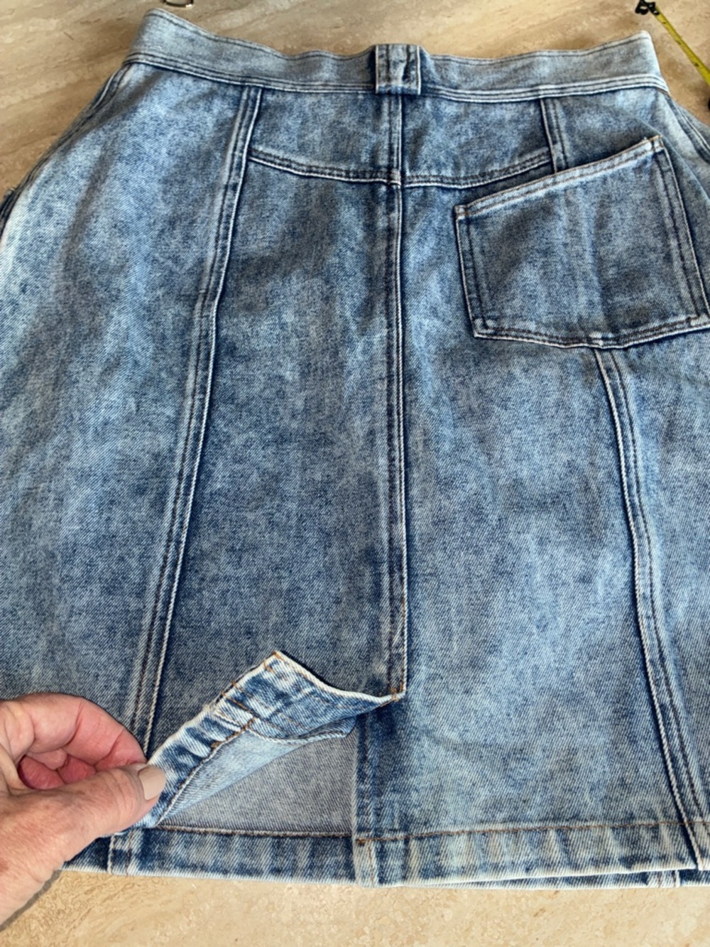 CHAUS Blue Acid Wash Denim Mini Skirt, Great Tailoring, Back Slit, Pockets 14 - Picture 7 of 12